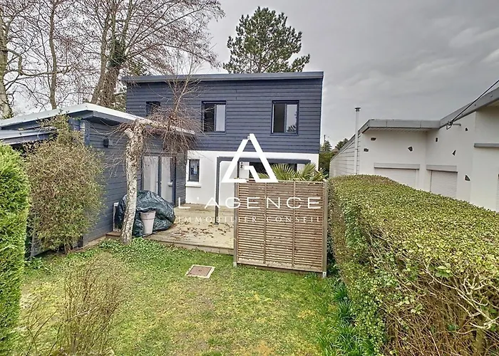 Hébergement de vacances Maison 3 Avec Terrasse, Animaux Admis, Parking - Fr-1-236-132