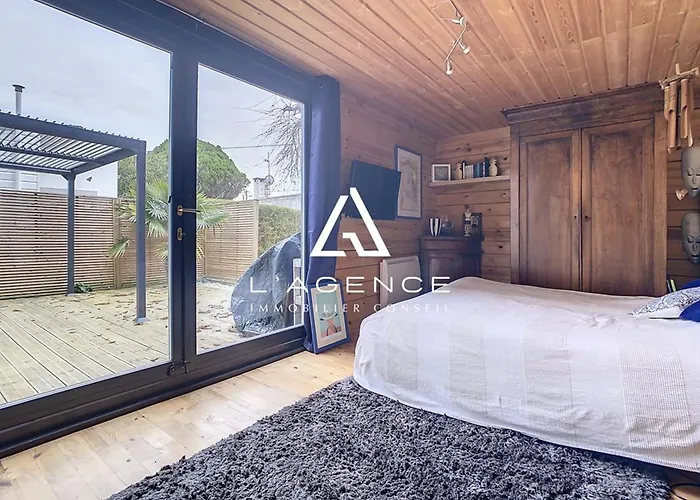 Maison 3 Avec Terrasse, Animaux Admis, Parking - Fr-1-236-132