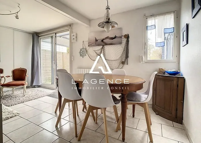 Hébergement de vacances Maison 3 Avec Terrasse, Animaux Admis, Parking - Fr-1-236-132 *